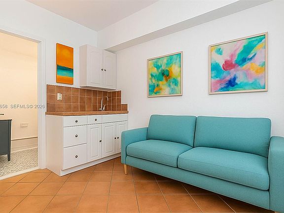 4th image of 255 W 24th St APT 208