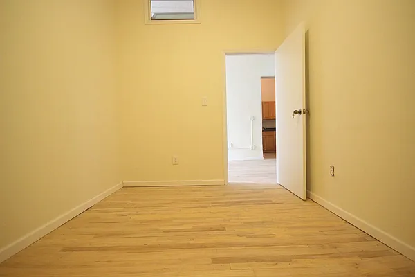 Rented by Nooklyn NYC LLC | media 44