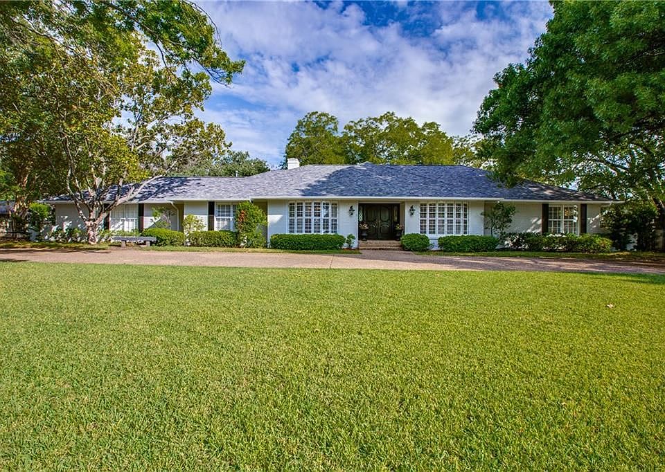 1st image of 5521 Royal Crest Dr