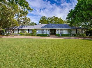 5521 Royal Crest Dr, Dallas, TX 75229