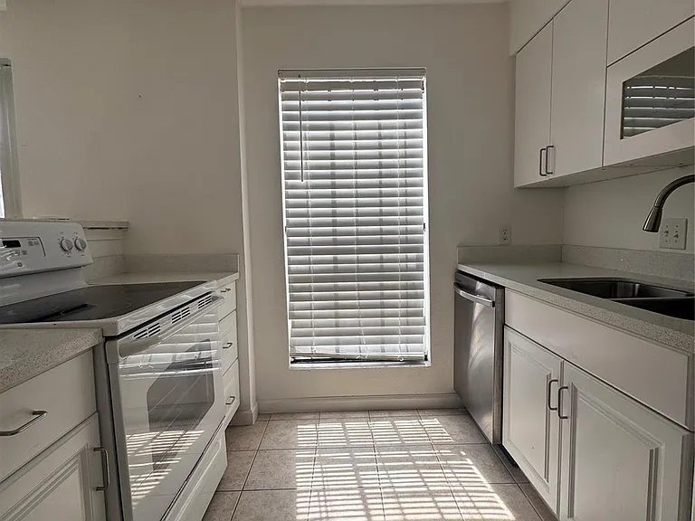 6645 Wanda Ln — Photo 5