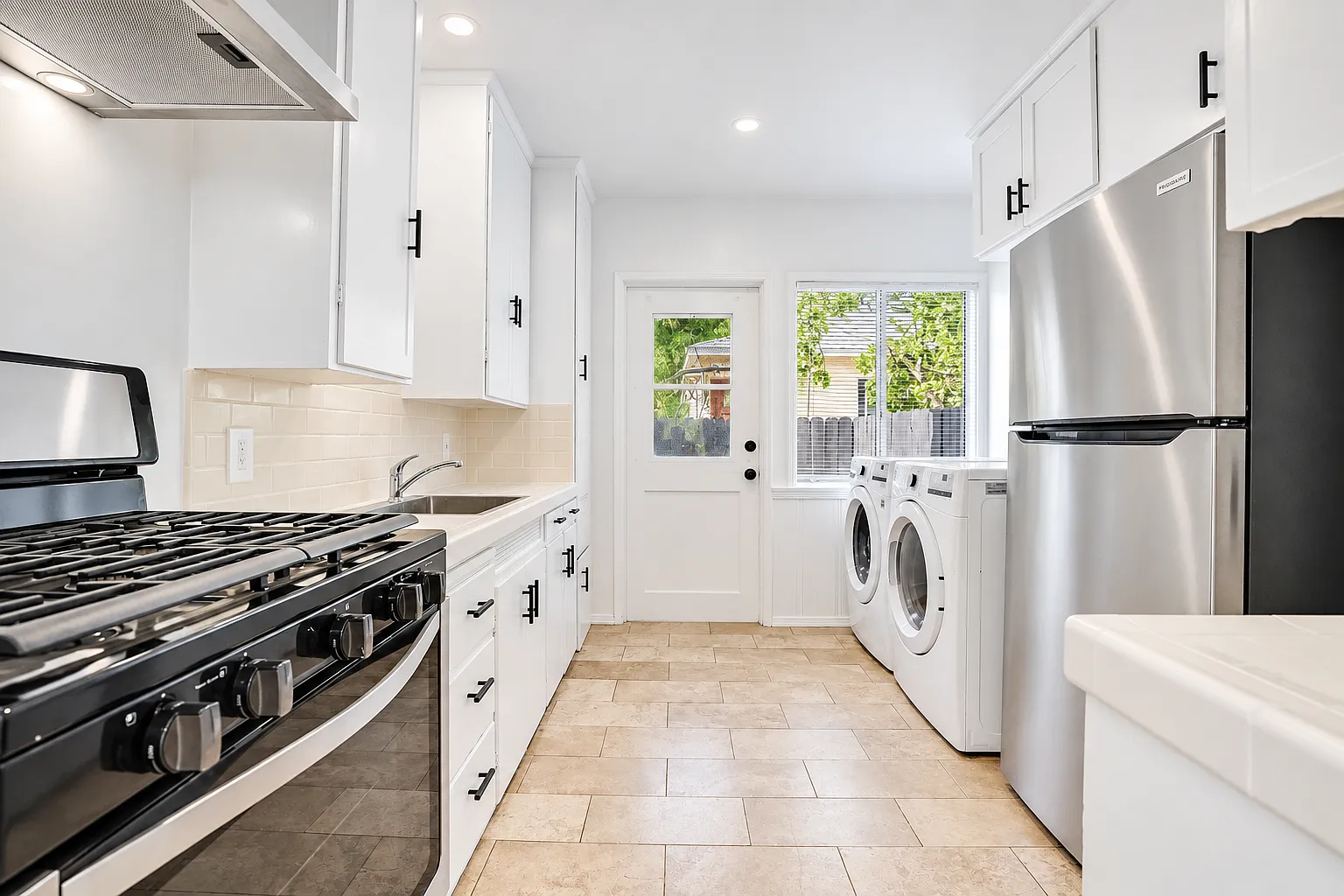 4244 Tujunga Ave — Photo 3