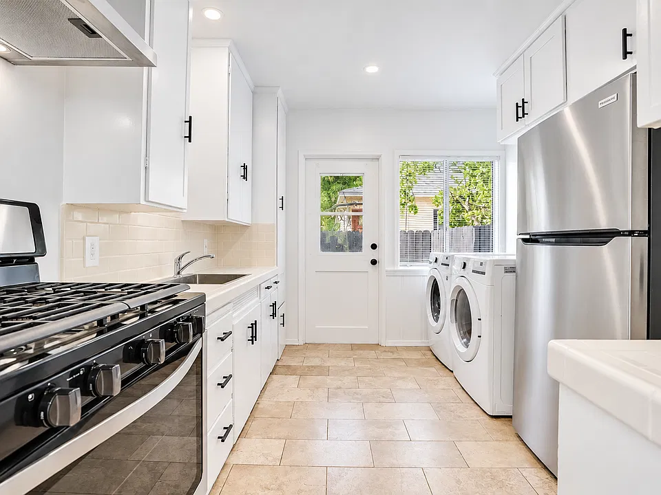 Kitchen / Stainless Steel Appliances