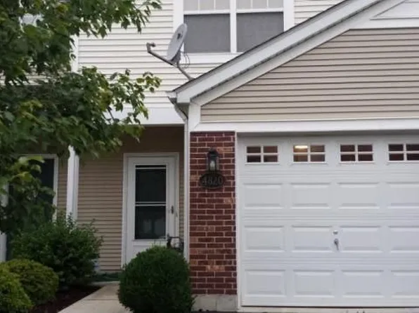 4820 Heritage Heights Cir, Hazelwood, MO 63042