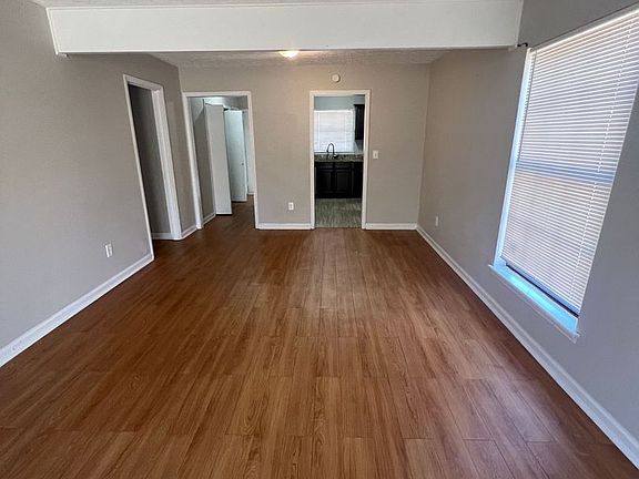 3rd image of 3028 Dale Ct
