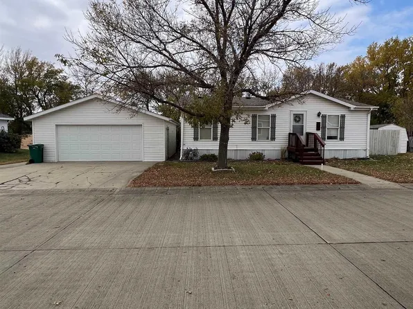 901 N Mallard Pl, Sioux Falls, SD 57107