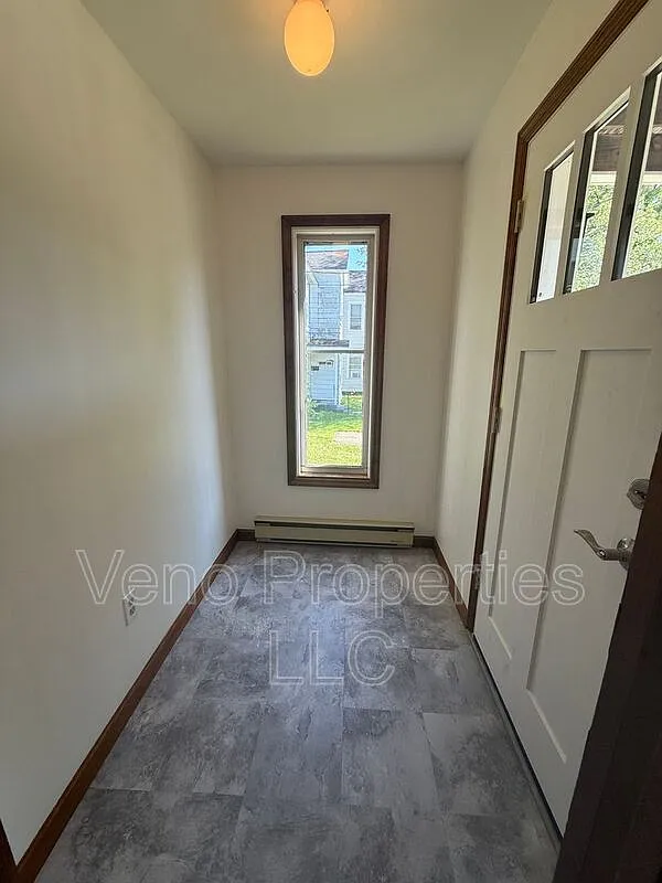 2 bed, 1.0 bath, 1000 sqft, $2,050 — Photo 3