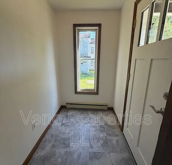 2-4 Russell St #2A — Photo 3