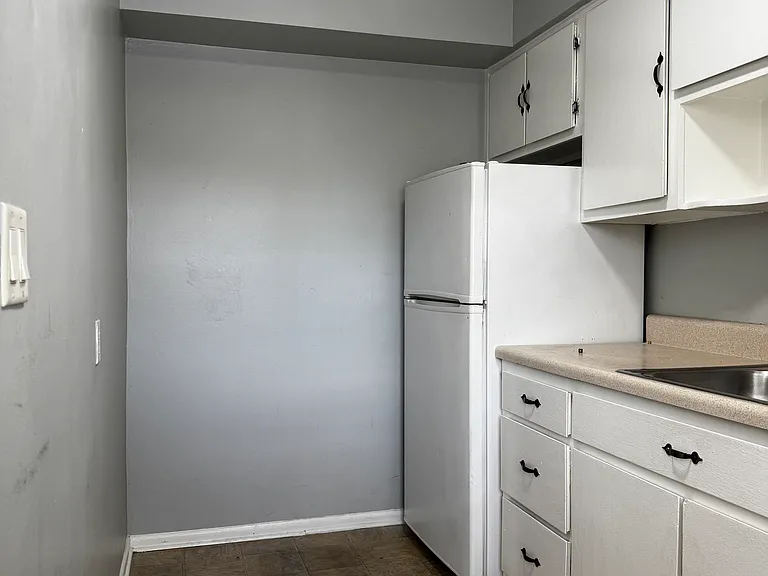 2428 Saint George Ave #C6 — Photo 7