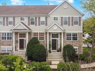 790 W Misty Dr, Palatine, IL 60074