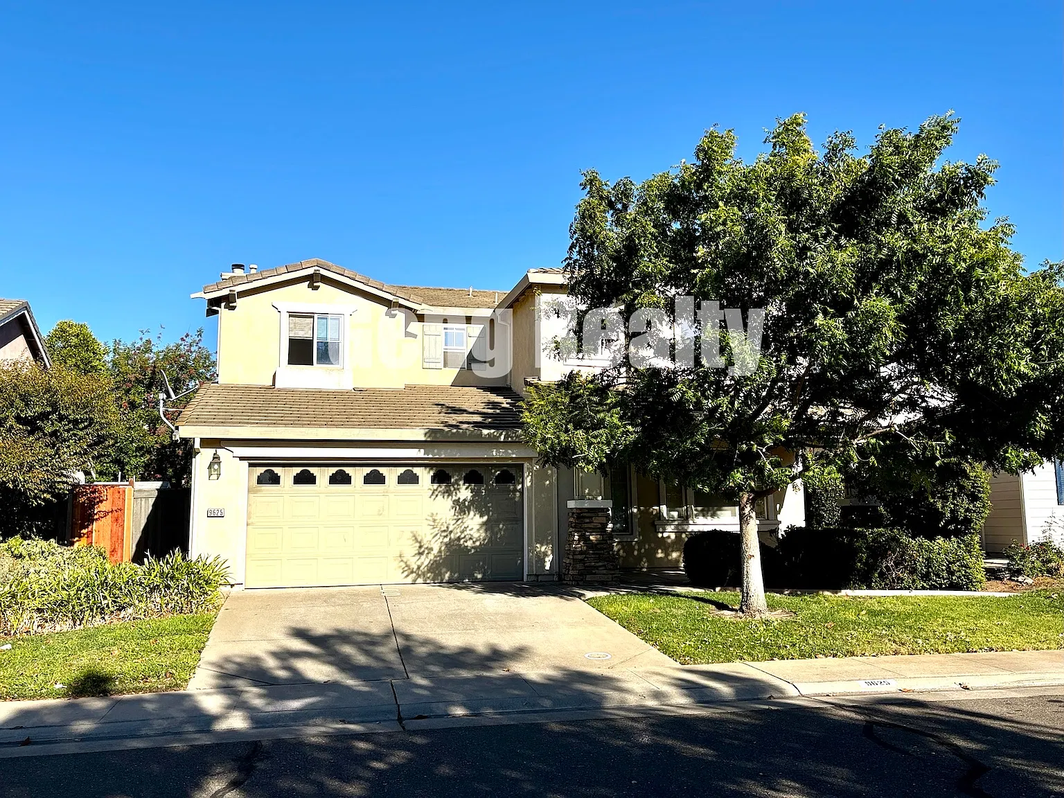 4 bed, 2.5 bath, 2606 sqft, $2,920 — Photo 1