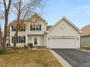 2979 Arbor Ln, Aurora, IL 60502