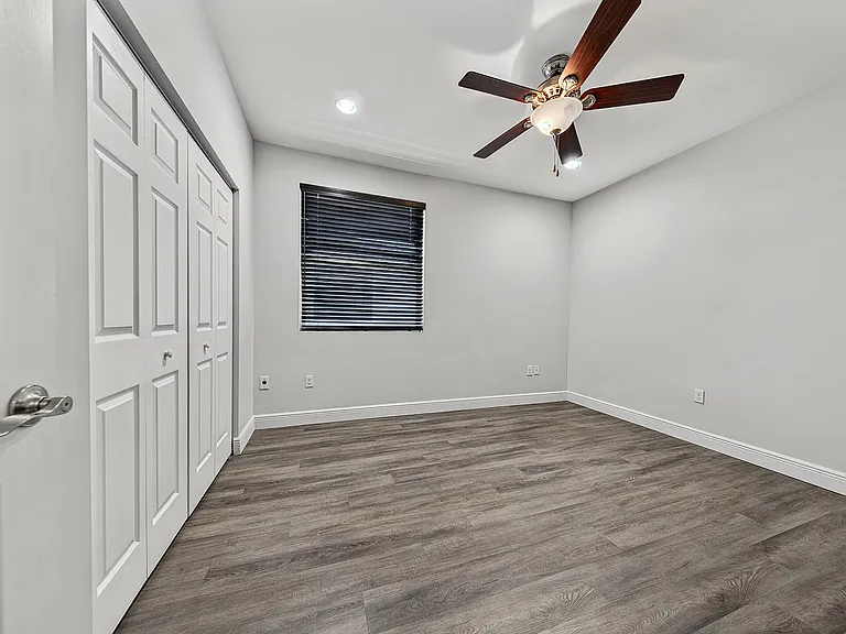 1135 NE 3rd Ave — Photo 34