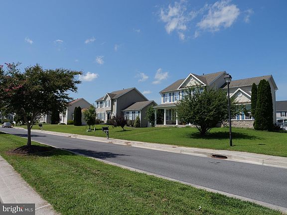 4th image of 266 Rockwood Blvd
