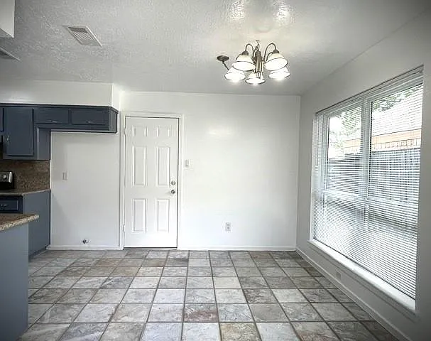15523 Pensgate St — Photo 10