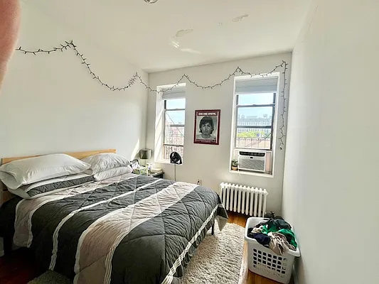 Rented by KNOCKKNOCK LLC | media 7