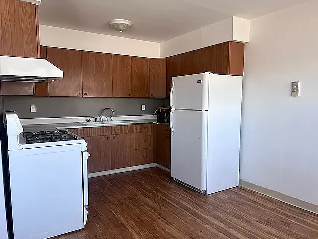 2 bed, $2,000 — Photo 4