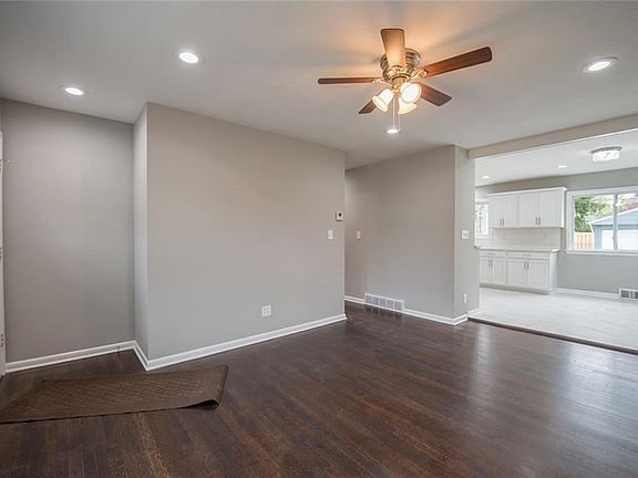 4th image of 23784 Lebern Dr