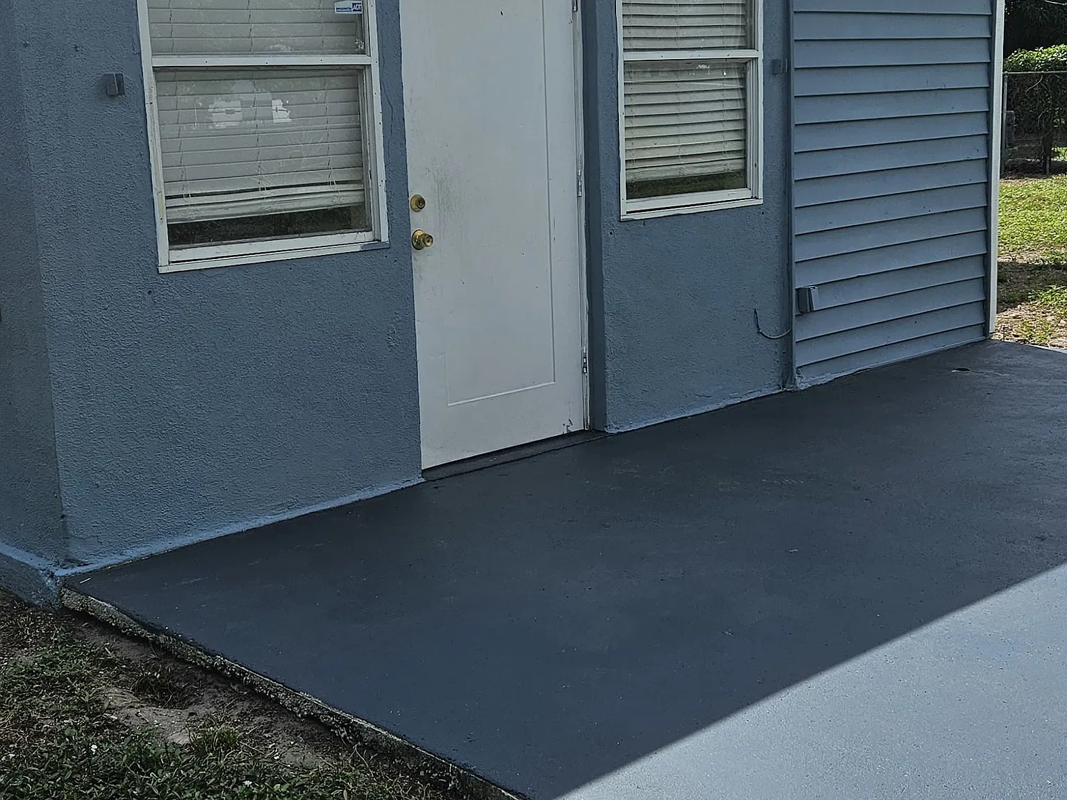 3 bed, 2000 sqft, $2,100 — Photo 1