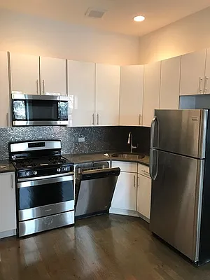 Rented by City Prime Commercial Realty  | media 10