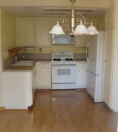 4442 Alderport Kitchen wi