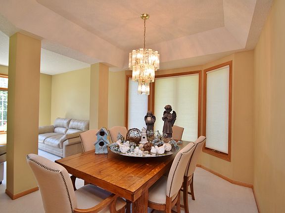 4th image of 8968 Stratford Ct N