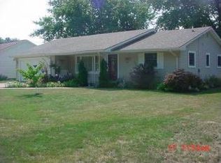 220 E 11th St, Port Clinton, OH 43452