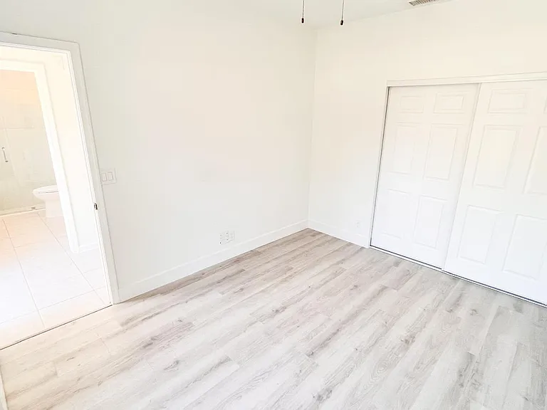 1438 Hawthorne Pl — Photo 12