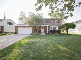 94 Countryside Ln, Grand Island, NY 14072