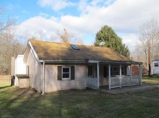 8 Lazier Ln, Vernon, NJ 07462