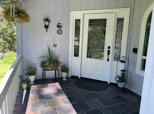 511 NW Valley View Dr, Grants Pass, OR 97526