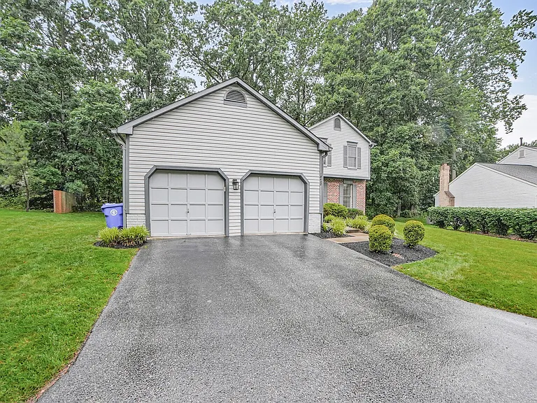 18420 Shady View Ln — Photo 3