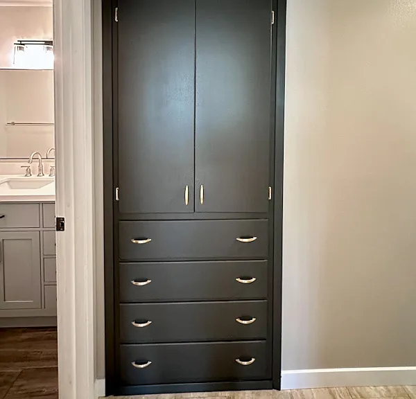 Linen closet storage