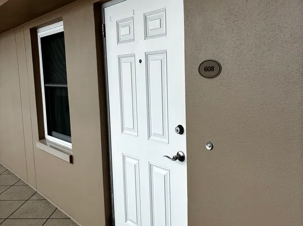 5200 Brittany Dr S APT 608, Saint Petersburg, FL 33715