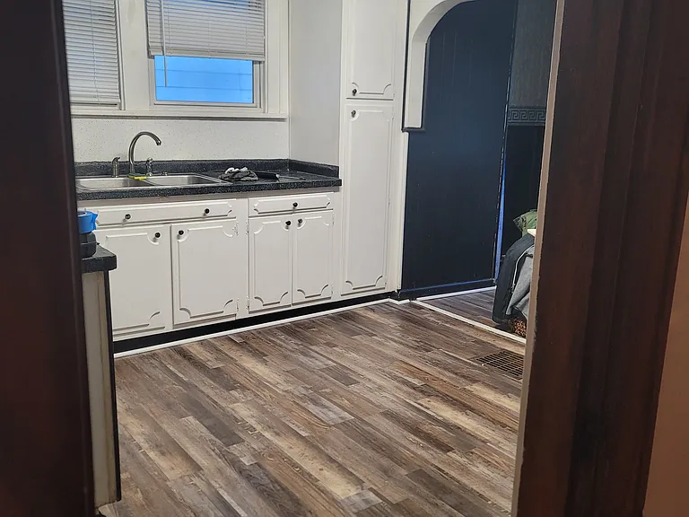 2208 Barrymore Ave — Photo 17
