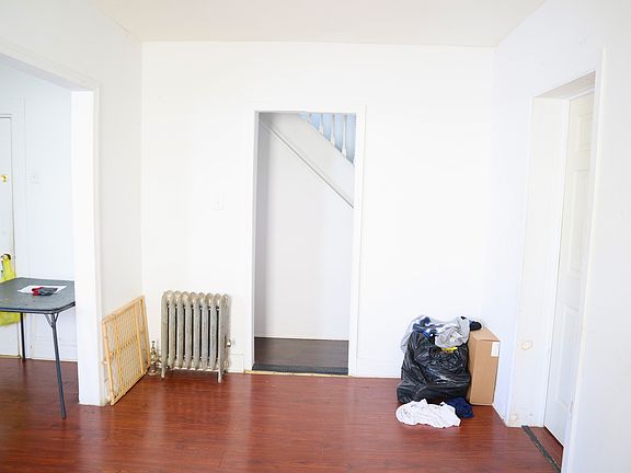5th image of 80 Hollywood Ave