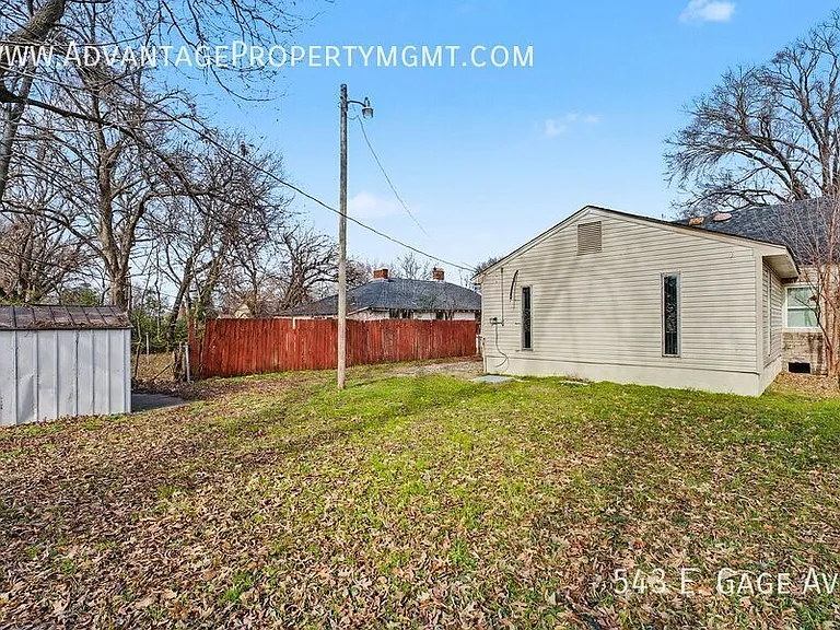 543 E Gage Ave — Photo 3