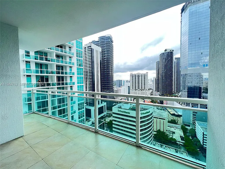 950 Brickell Bay Dr — Photo 15