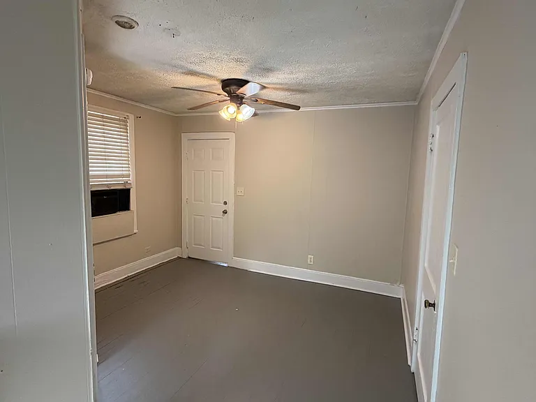 817 College St #4 — Photo 6