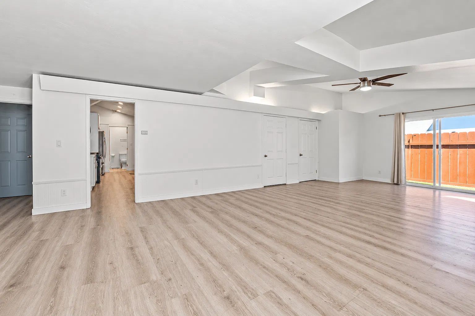 6 bed, 2155 sqft, $8,500 — Photo 3