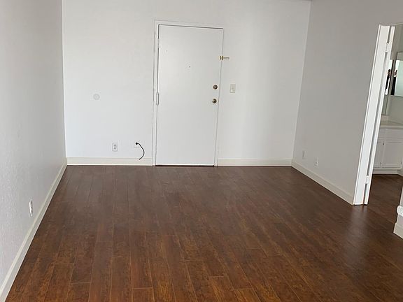 3rd image of 12003 Hart St APT 18