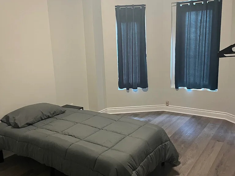 188 Wellington St N #1 — Photo 2