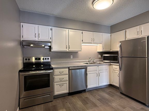 3rd image of 611 S R St #5CL