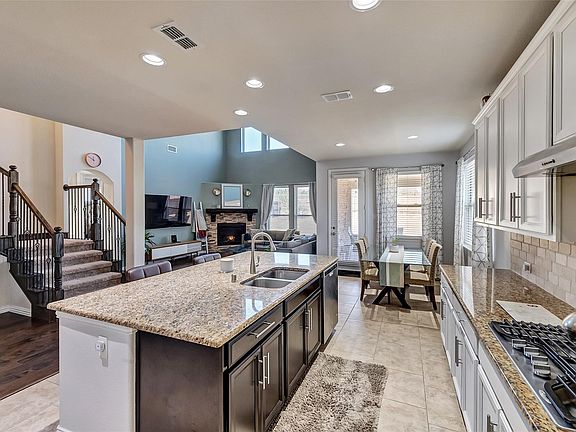 5th image of 3916 Heritage Park Dr