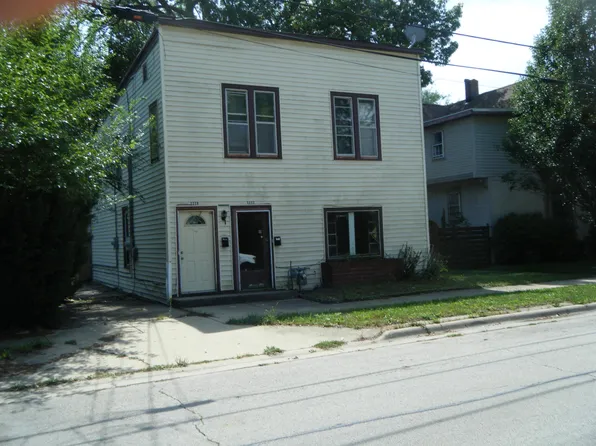 1217 Jackson St, Rockford, IL 61107