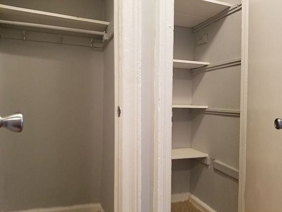 2nd image of 950 Bronx Park S APT 2B