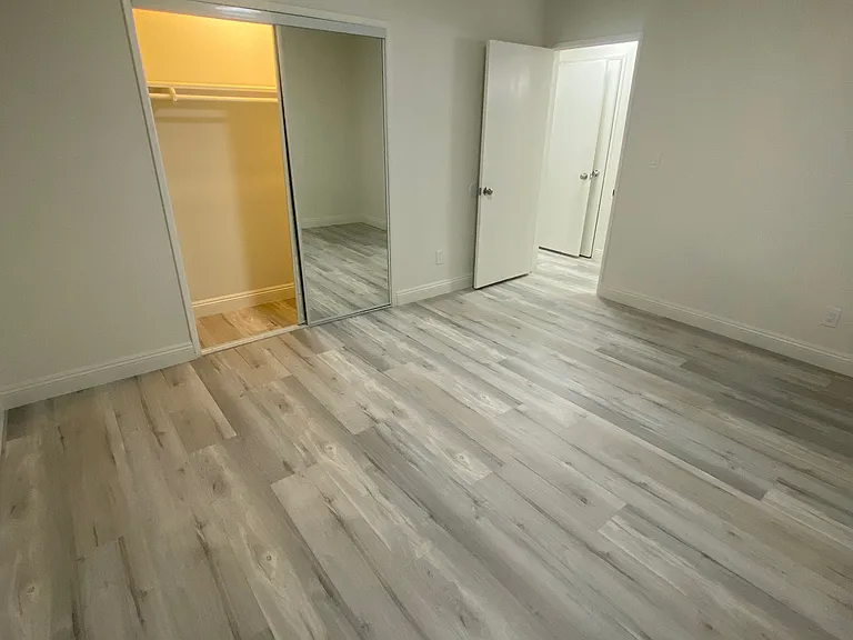 409 South Manhattan Place Apartments — Photo 6