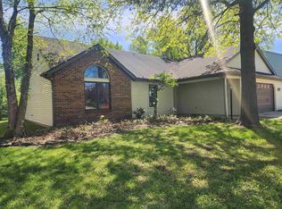 10425 Bent Tree Ln, Fort Wayne, IN 46804