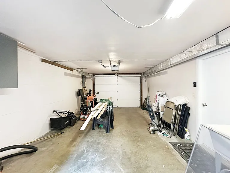 1253 NE 104th St — Photo 17