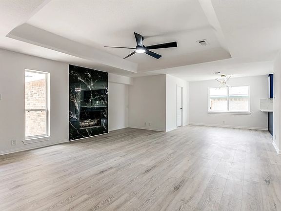 5th image of 1580 College Pkwy